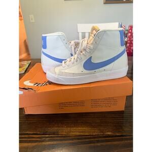 Women's size 7 high top blazer